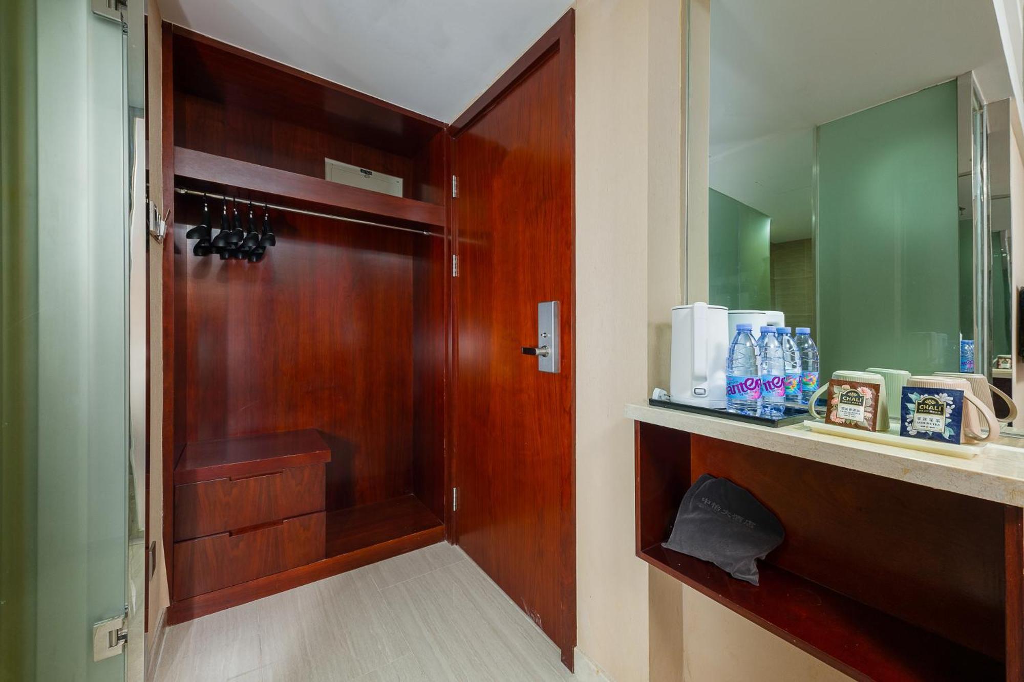 Zhongyi Hotel - Guangzhou Feixiang Park Metro Station Wanda Plaza 외부 사진