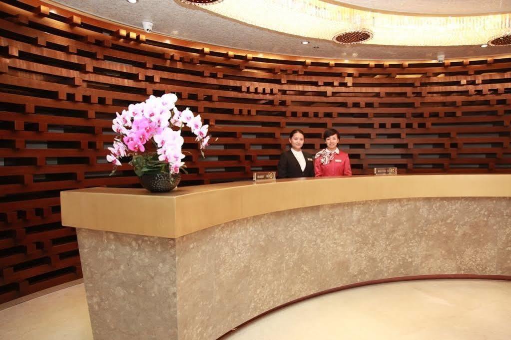 Zhongyi Hotel - Guangzhou Feixiang Park Metro Station Wanda Plaza 외부 사진